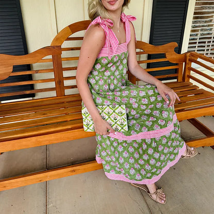 Robe Longue Bohème à Étages Fleurie – Robe d'Été Fluide sans Manches avec Poches