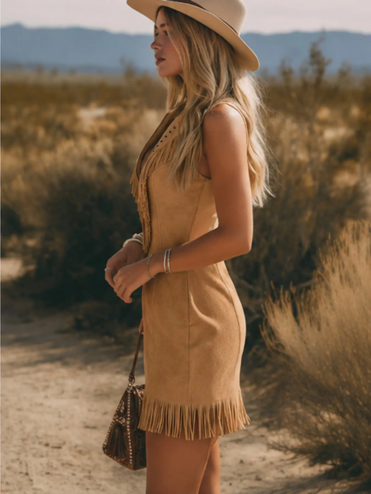 Robe Bohème à Franges en Suédine Zippée Devant – Robe Moulante Style Cowgirl