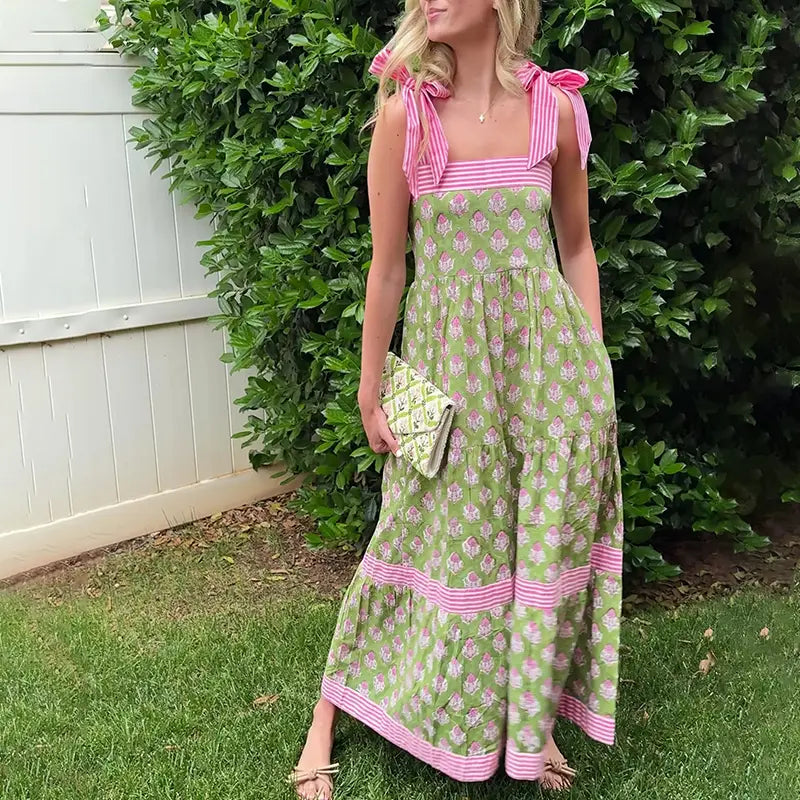 Robe Longue Bohème à Étages Fleurie – Robe d'Été Fluide sans Manches avec Poches