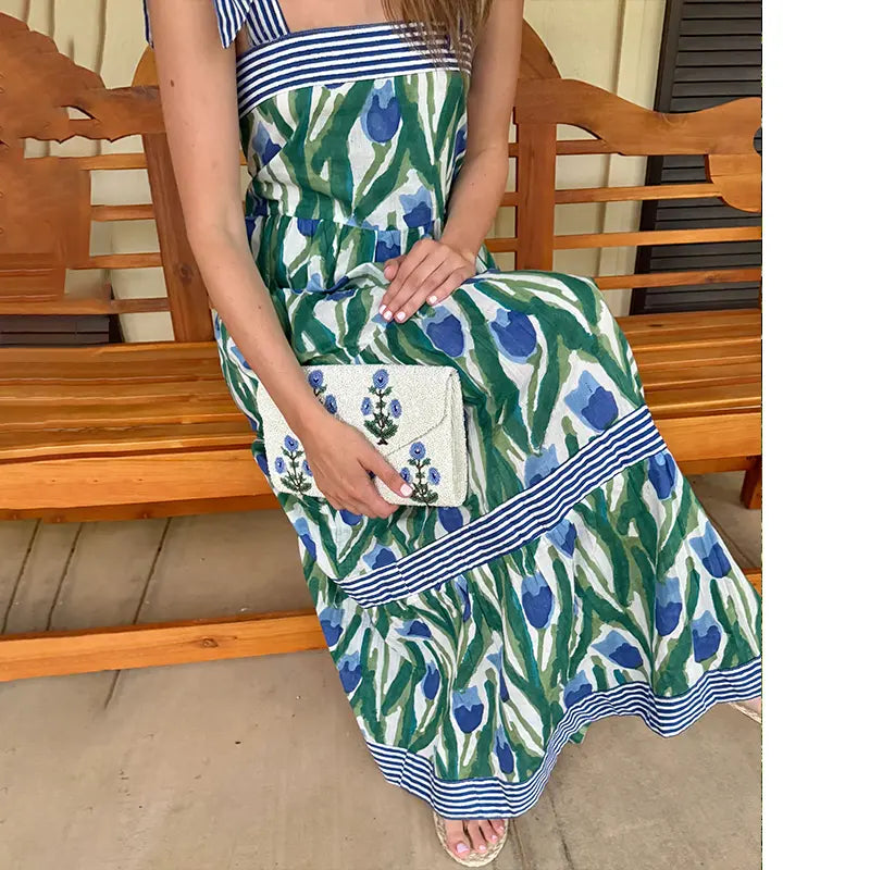 Robe Longue Bohème à Étages Fleurie – Robe d'Été Fluide sans Manches avec Poches