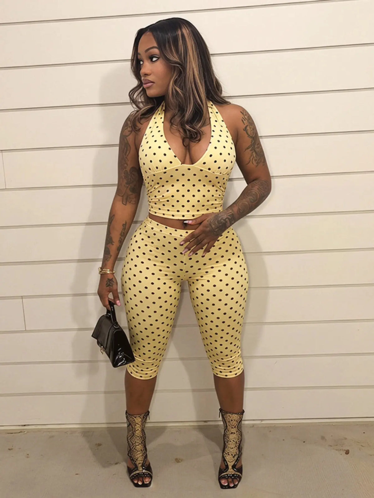 Ensemble Haut Dos Nu à Pois & Legging Capri – Tenue Amincissante Deux Pièces