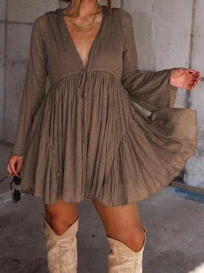 Robe Courte Col V à Manches Longues avec Doublure Short – Robe Chic Vintage