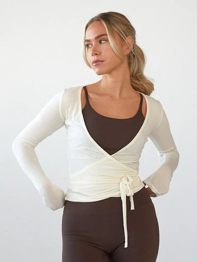 Gilet en Dentelle et Mesh Transparent – Haut Léger à Superposer Nouable Devant