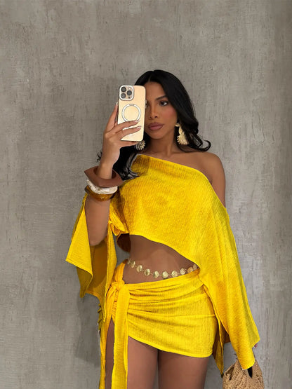 Ensemble Crop Top Épaules Dénudées & Jupe Moulante – Tenue de Vacances Élégante