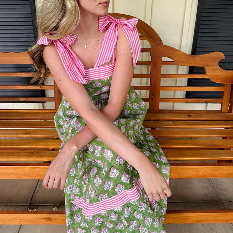 Robe Longue Bohème à Étages Fleurie – Robe d'Été Fluide sans Manches avec Poches